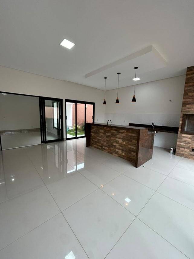 Casa à venda com 3 quartos, 166m² - Foto 3