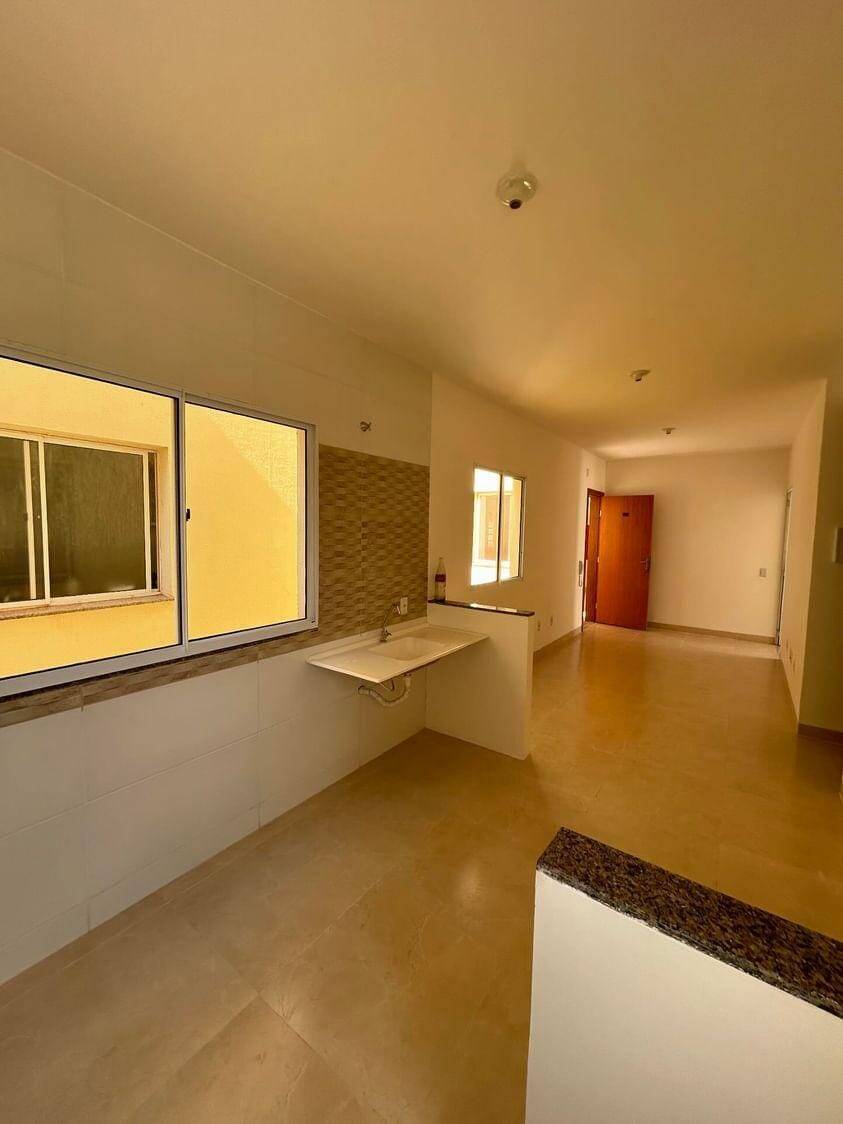 Casa à venda com 2 quartos, 66m² - Foto 3