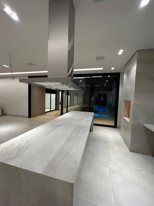 Casa à venda com 3 quartos, 300m² - Foto 7