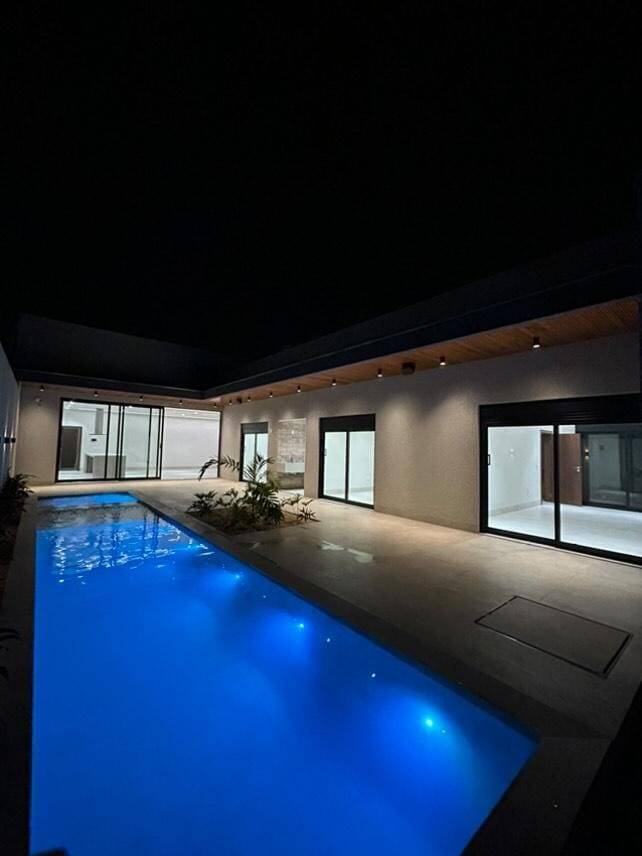 Casa à venda com 3 quartos, 300m² - Foto 10