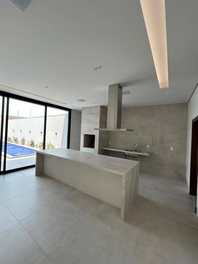 Casa à venda com 3 quartos, 300m² - Foto 27