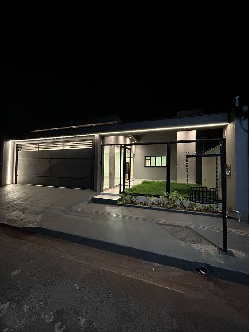 CASA À VENDA NO BURITIS EM TANGARA DA SERRA-MT
R$950.000,00