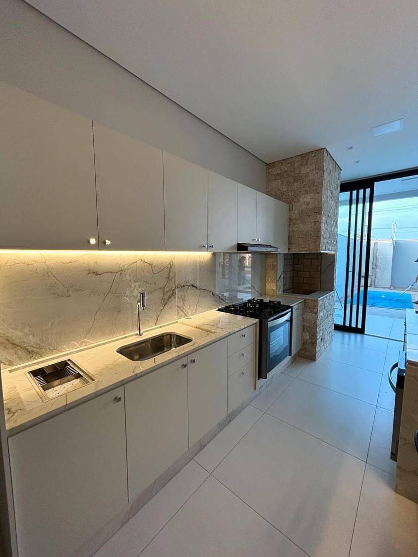 Casa à venda com 3 quartos, 117m² - Foto 3