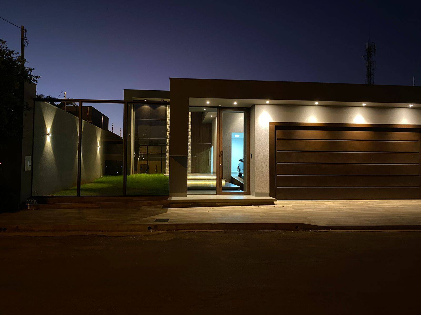 Casa à venda com 3 quartos, 256m² - Foto 2