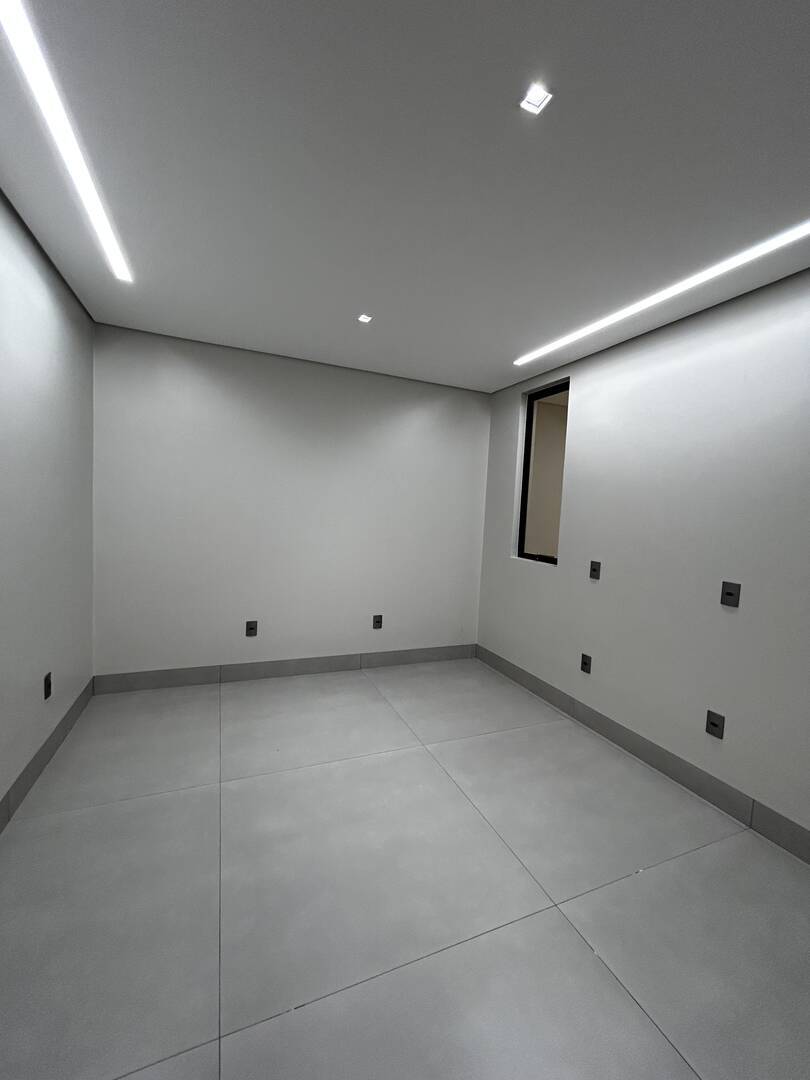 Casa, 4 quartos, 240 m² - Foto 13