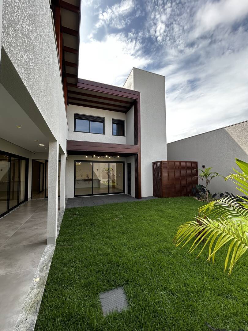 Casa, 4 quartos, 240 m² - Foto 26