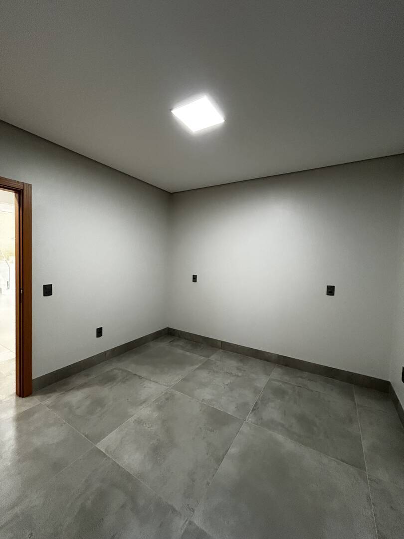 Casa, 4 quartos, 240 m² - Foto 35