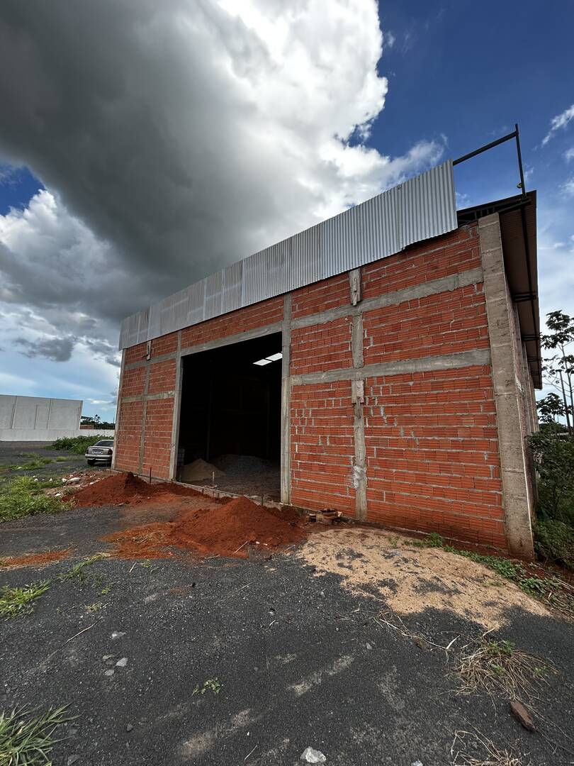 BARRACÃO COMERCIAL NO ANEL VIÁRIO EM TANGARÁ DA SERRA MT.
R$: 2.200.000,0