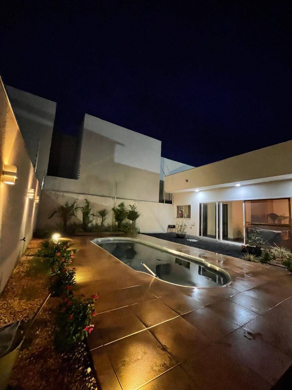 Casa no jd Floriza na LAJE.R$: 1.500.000.00
Terreno de 675m2