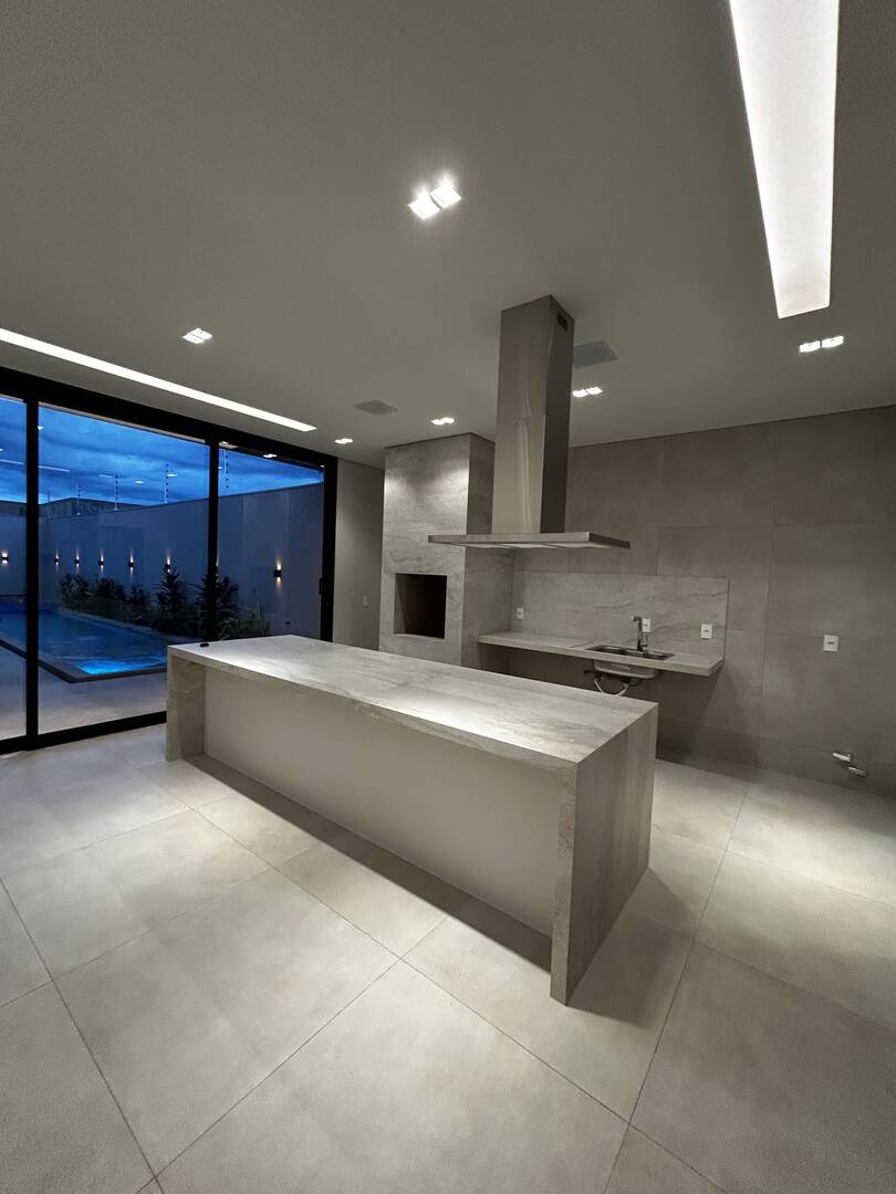 Casa à venda com 3 quartos, 300m² - Foto 47