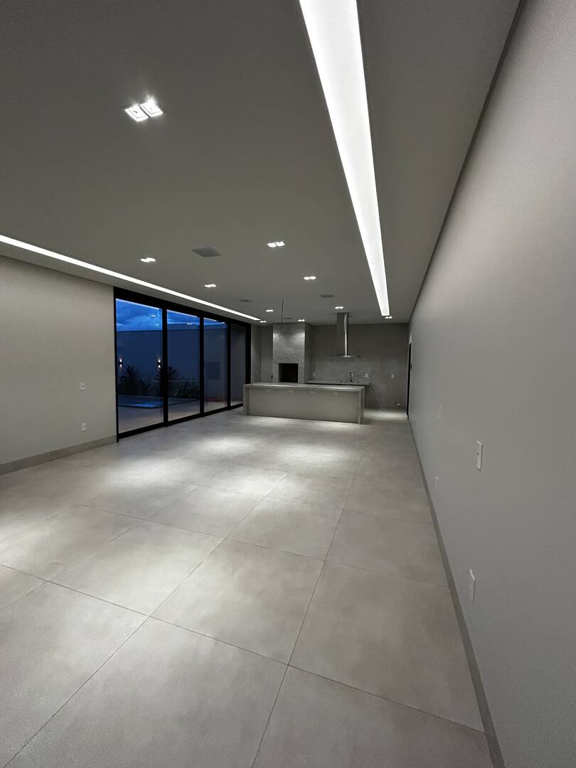 Casa à venda com 3 quartos, 300m² - Foto 54