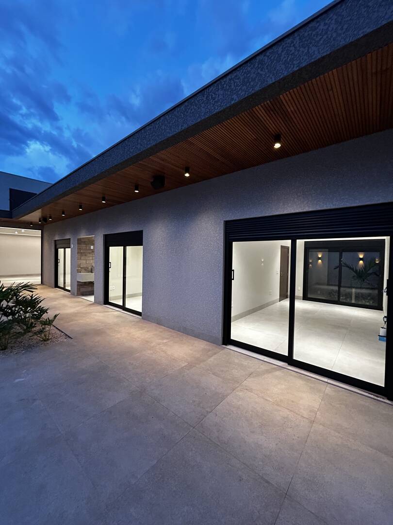Casa à venda com 3 quartos, 300m² - Foto 64