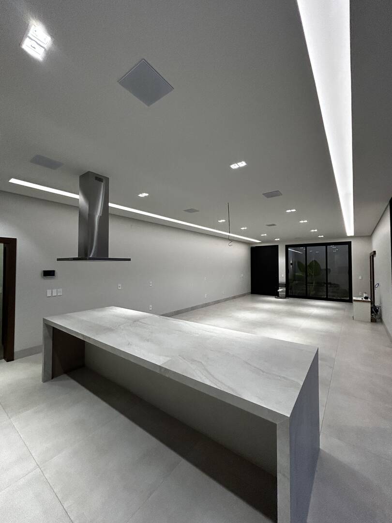 Casa à venda com 3 quartos, 300m² - Foto 65
