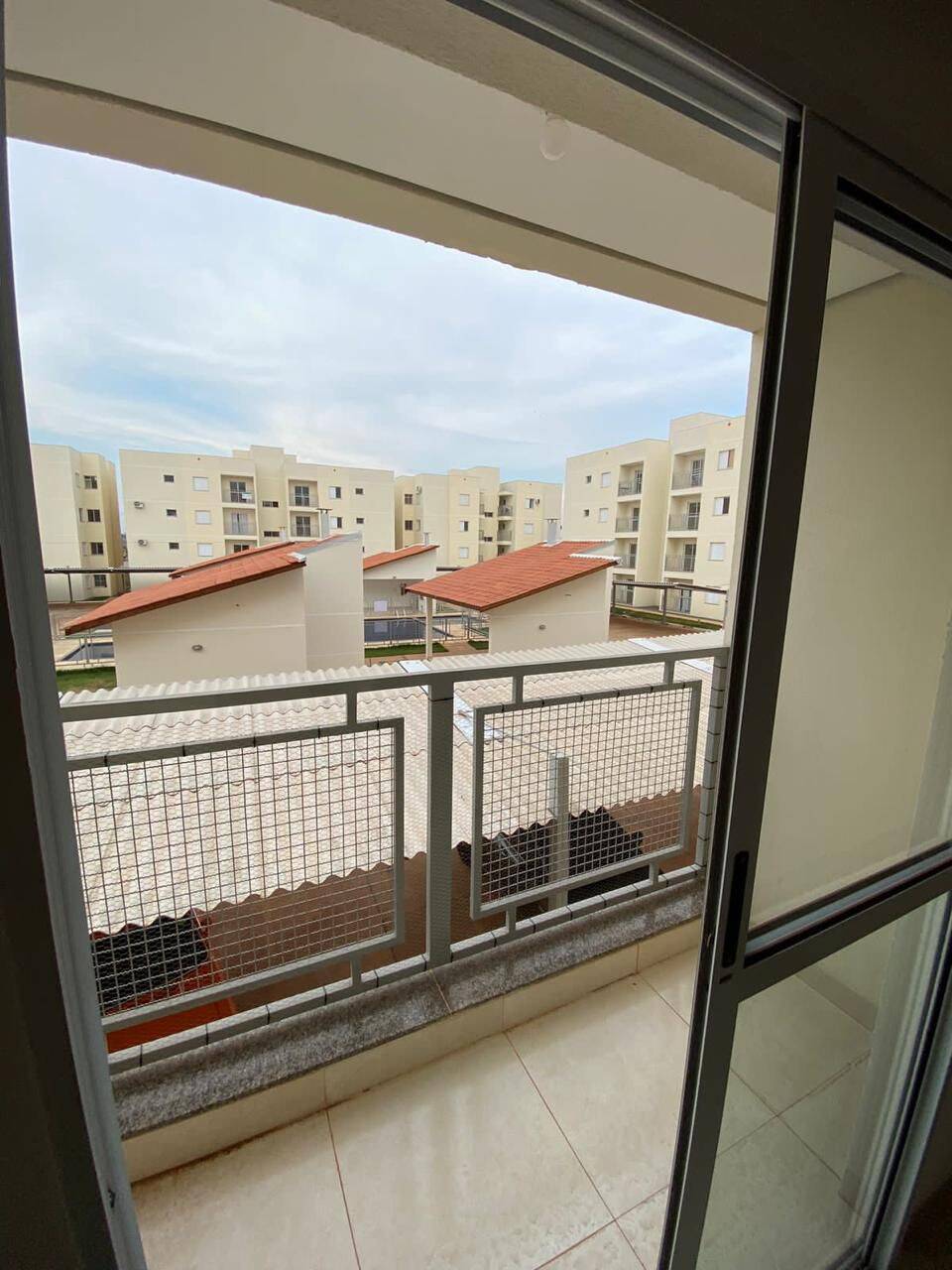 DISPONÍVEL NO CONDOMÍNIO
ZURIQUE
Localizado no 1° andar, o apartamento con