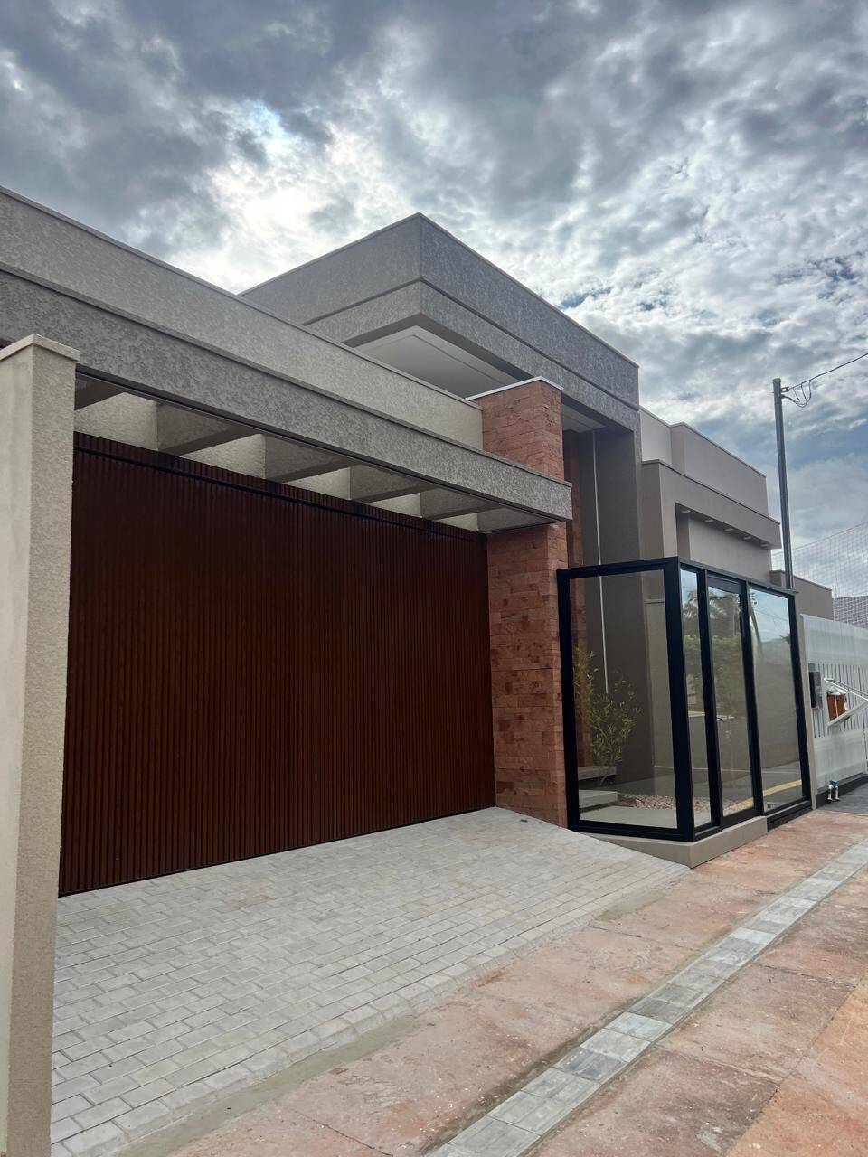 Casa à venda com 3 quartos, 178m² - Foto 2