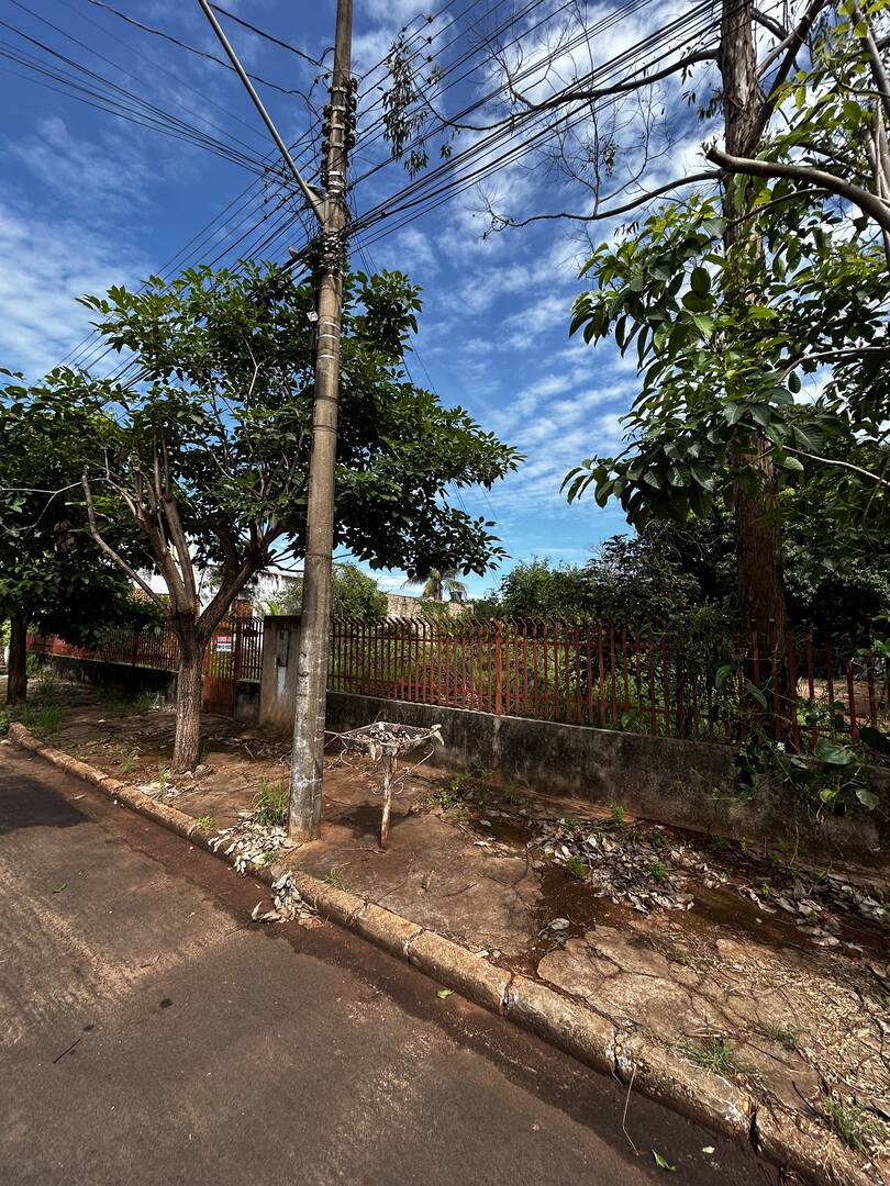 2 TERRENO DE 15 X 45 NO CENTRO 1 QUADRA DA AV BRASIL R$ 1600.000,00