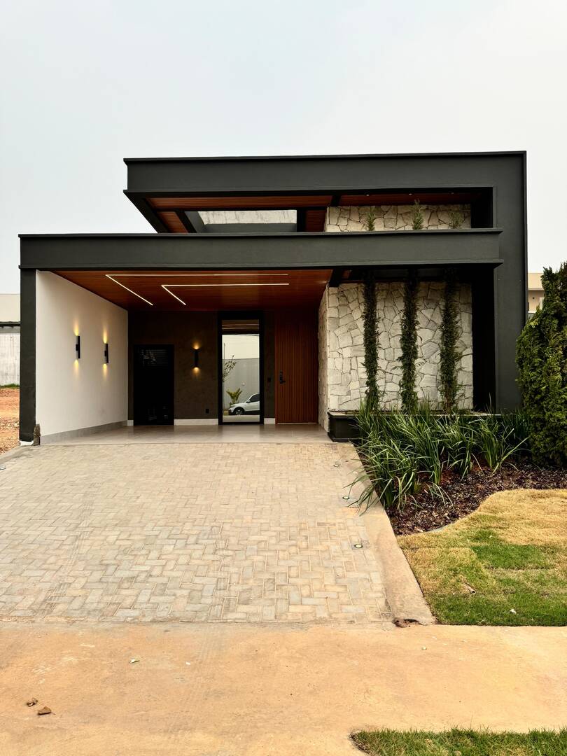 Casa térrea à venda no Condomínio Belvedere II - Jd Imperial - Cuiabá/MT