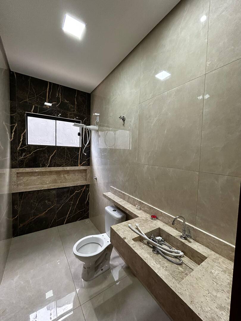 Casa à venda com 3 quartos, 100m² - Foto 4