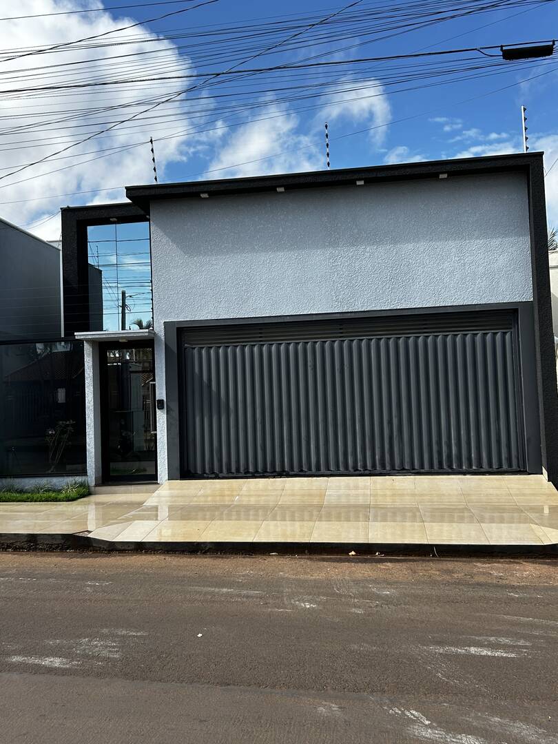 Belíssima casa no Tarumã com piscina, planejados e energia solar em tangará
