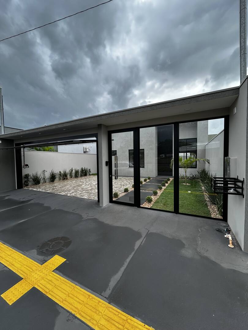 CASA À VENDA R$: 670.000.00
Avenida Projetada do Parque do Bosque
- 110.81