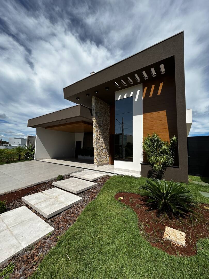 disponível no manacá 2.450.000.00
Casa de Luxo em Condomínio Fechado –