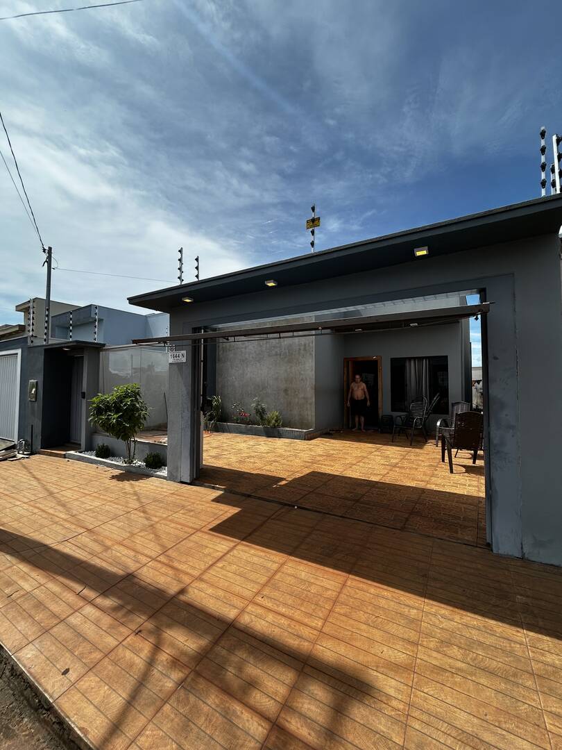 EM TANGARA DA SERRA-MT.
Casa localizada no Parque do Bosque !!
R$ 650.000,