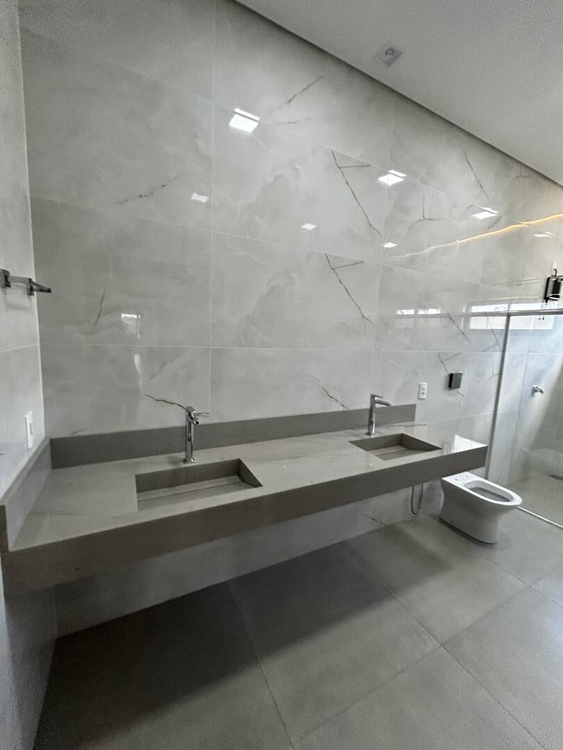 Casa à venda com 3 quartos, 238m² - Foto 17
