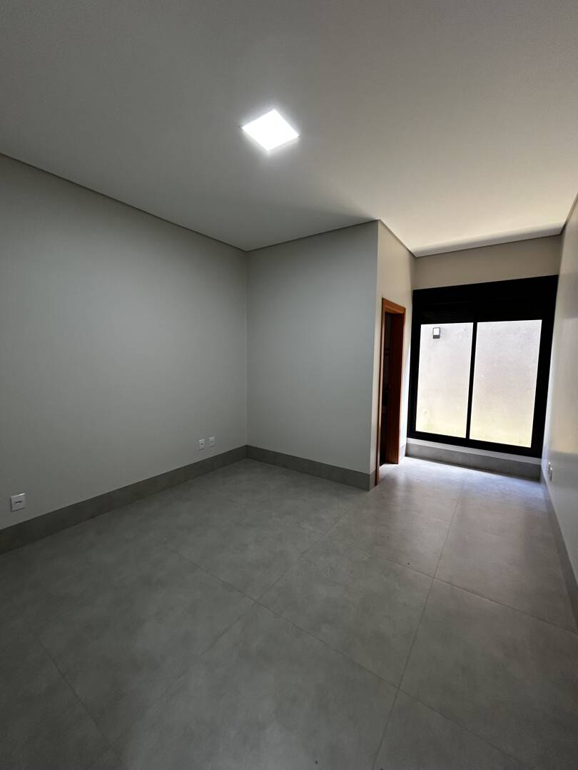 Casa à venda com 3 quartos, 262m² - Foto 4
