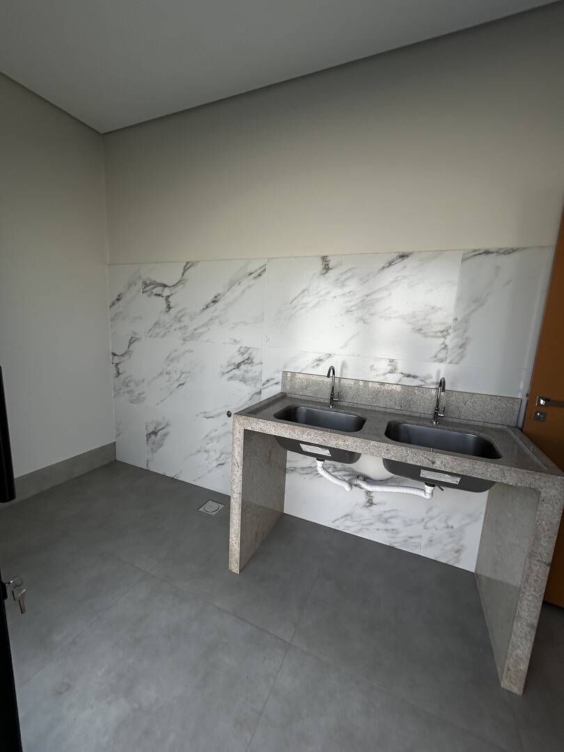 Casa à venda com 3 quartos, 262m² - Foto 10