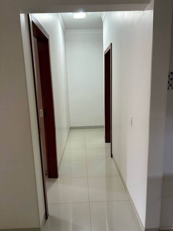 Casa à venda com 3 quartos, 225m² - Foto 4