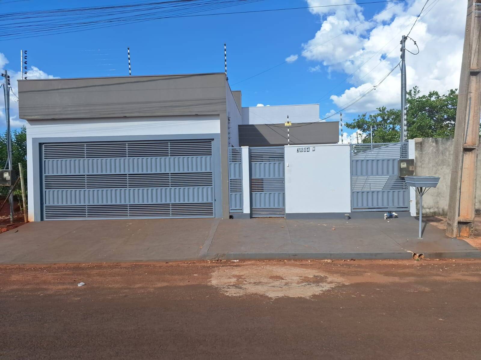 CASA À VENDA NO BURITIS R$: 600.000,00
O imóvel possui 145.67 m²