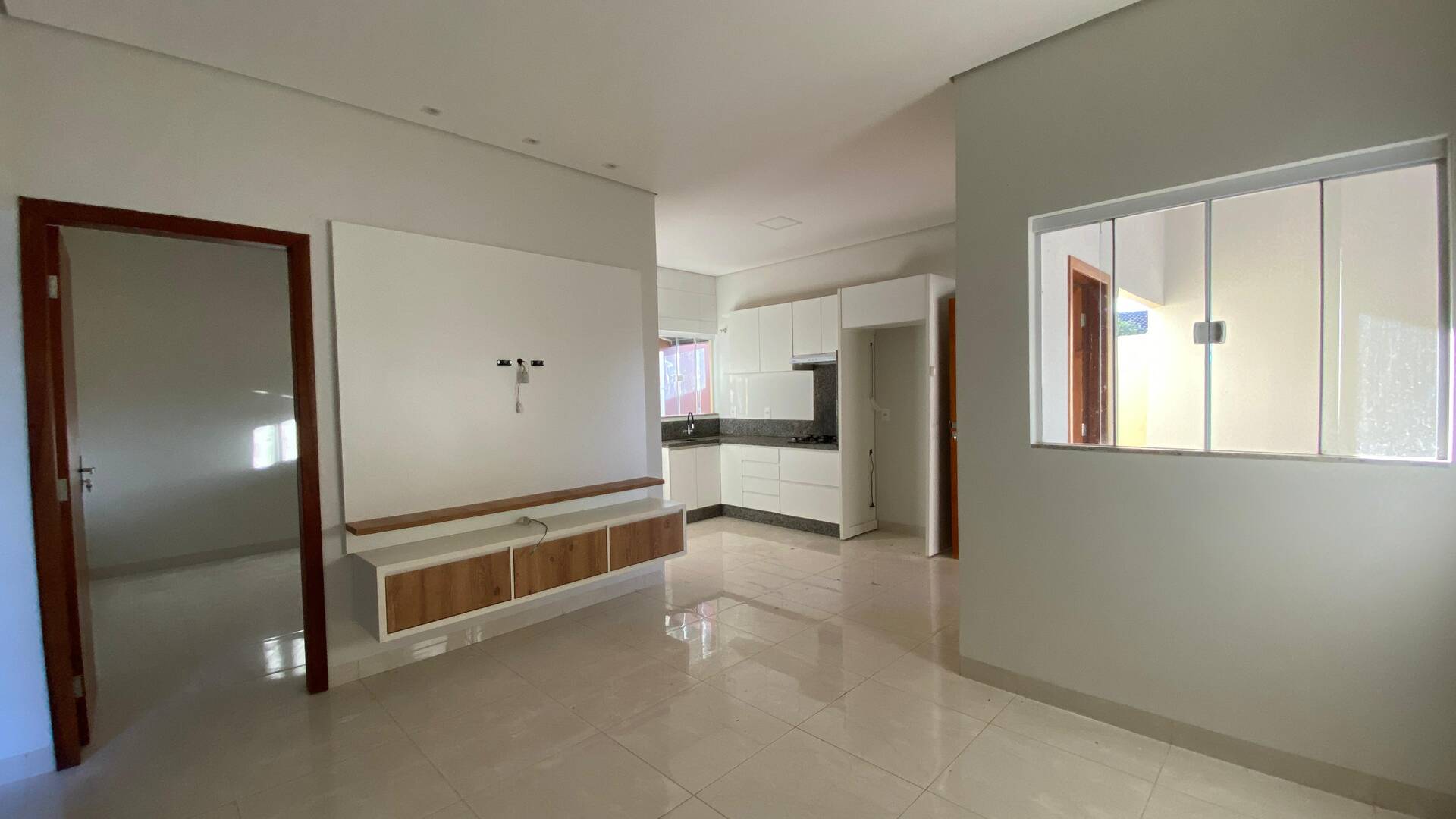 Casa à venda com 3 quartos, 84m² - Foto 2