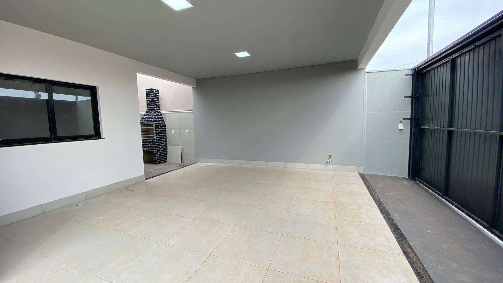 Casa à venda com 2 quartos, 96m² - Foto 2