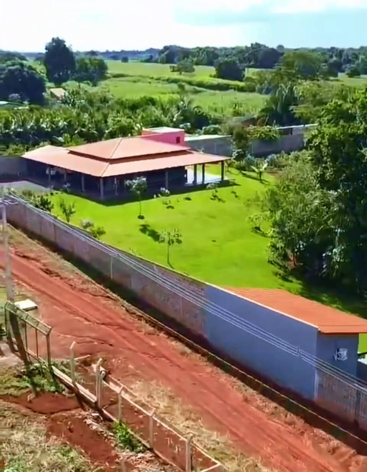 Chácara, 3 quartos, 5350 m² - Foto 1