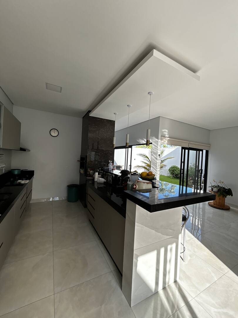 Casa, 3 quartos, 210 m² - Foto 4