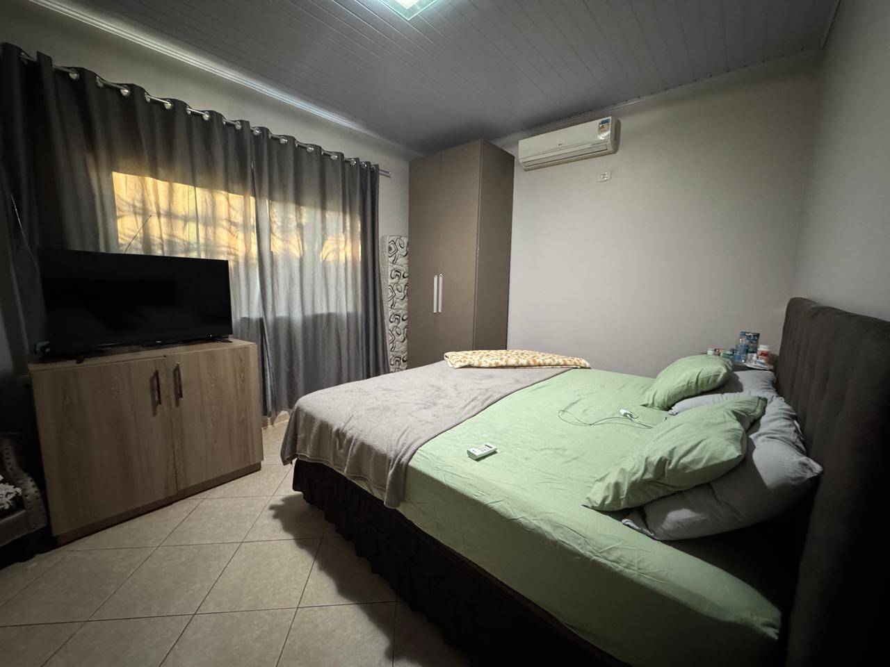 Casa, 4 quartos, 230 m² - Foto 2