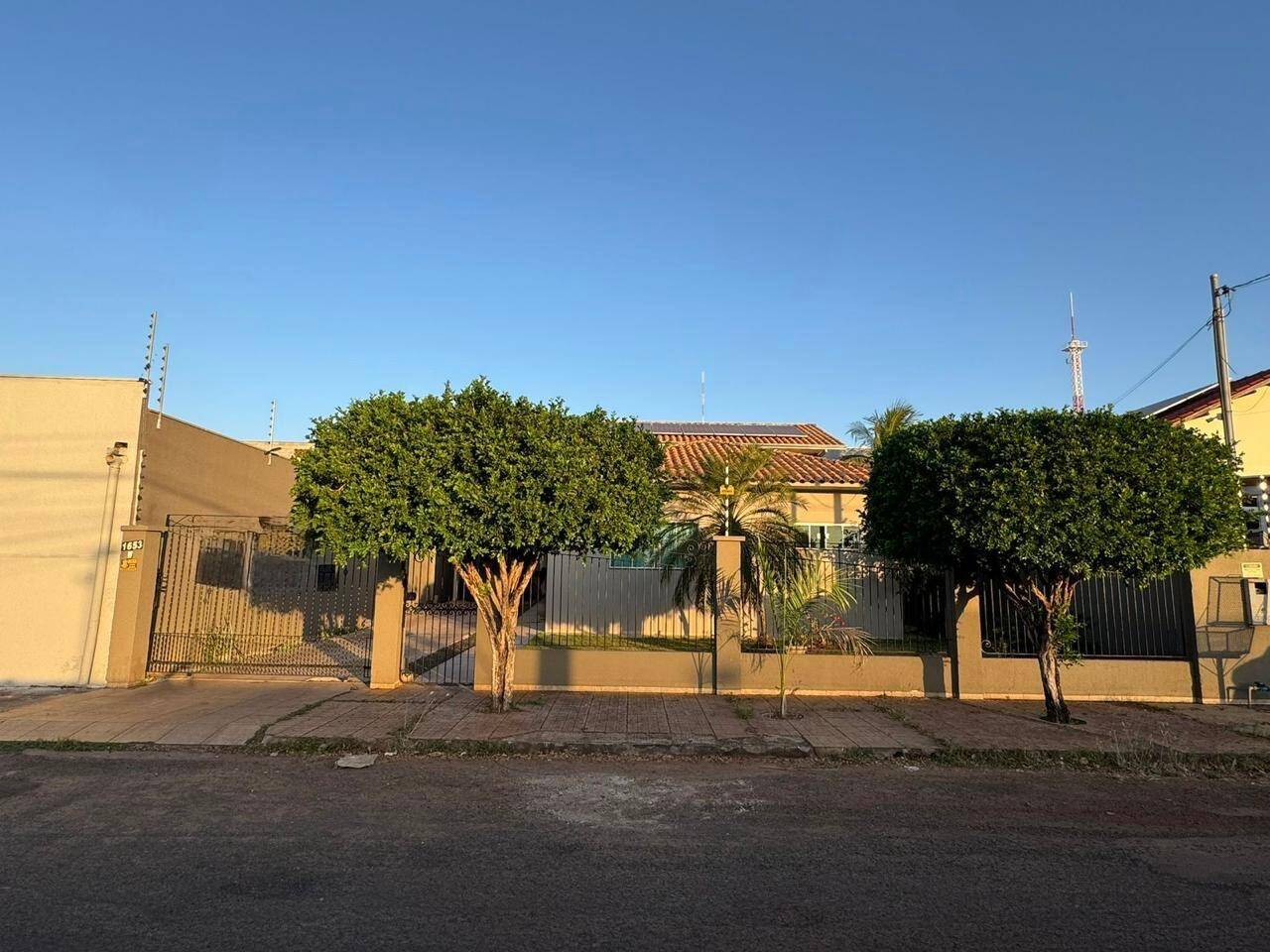 Casa, 4 quartos, 230 m² - Foto 1