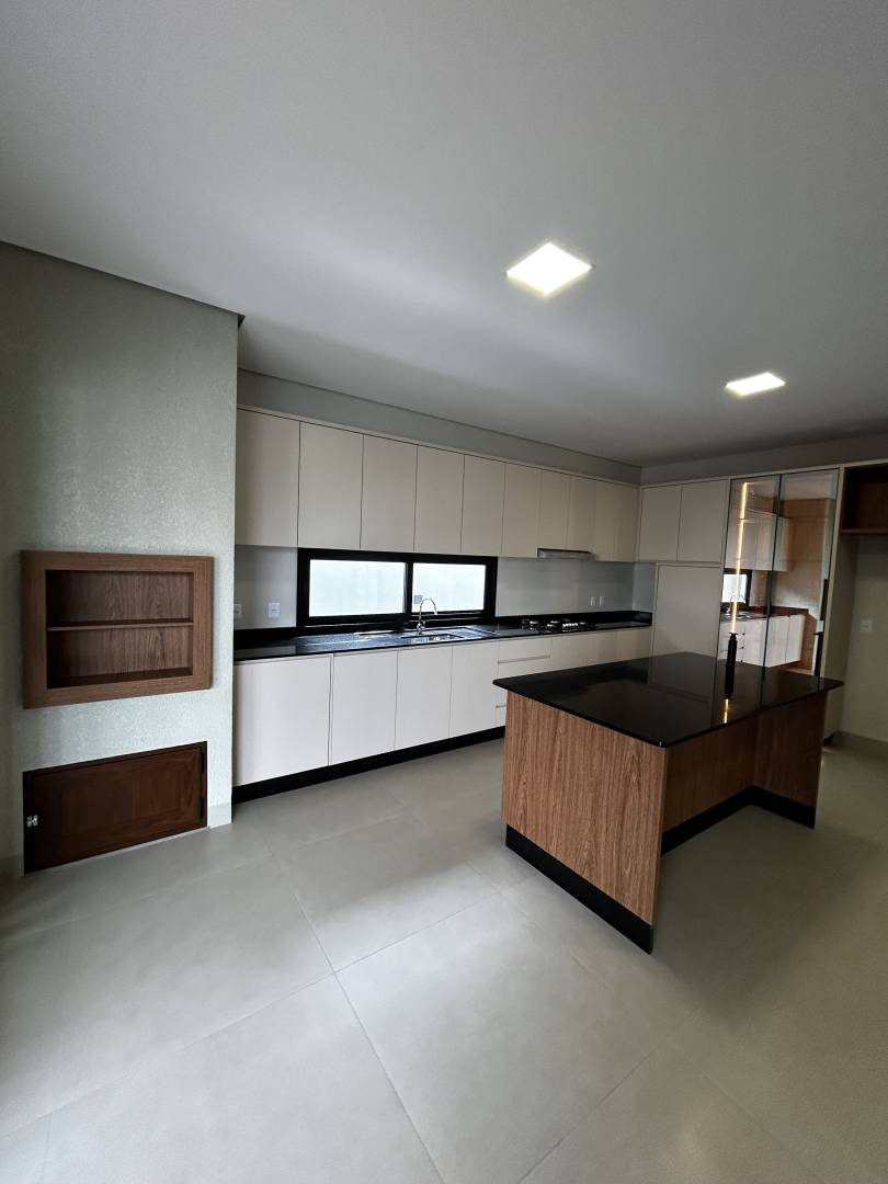 Casa, 3 quartos, 271 m² - Foto 32