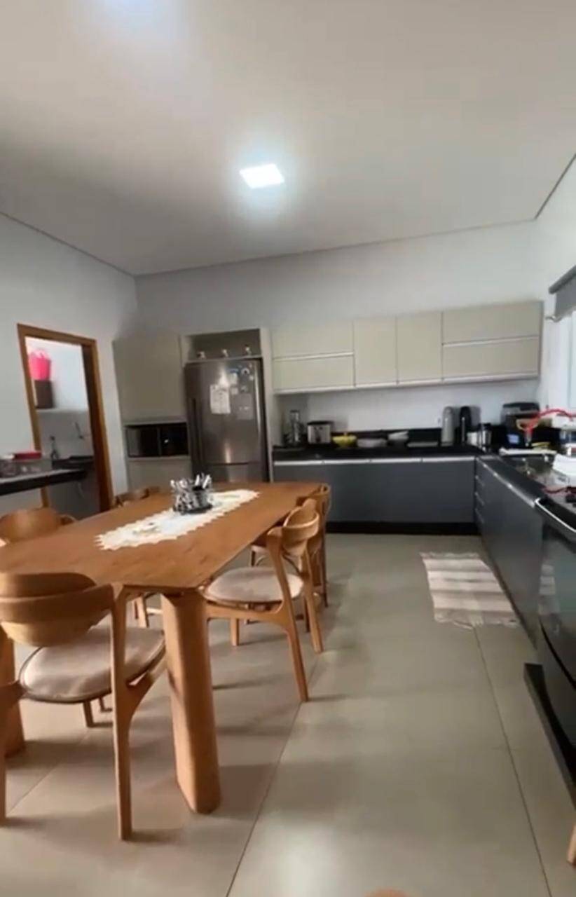 Casa, 2 quartos, 170 m² - Foto 2
