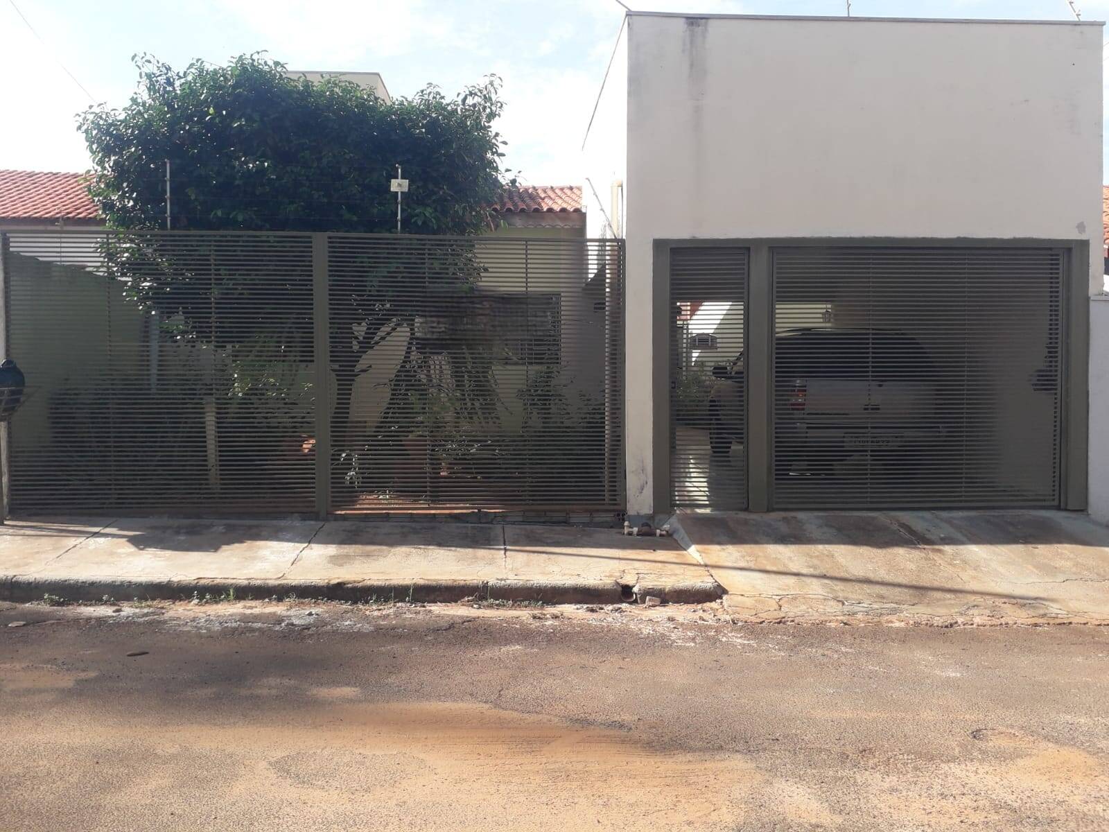 Casa com edícula à venda no Jardim Tarumã