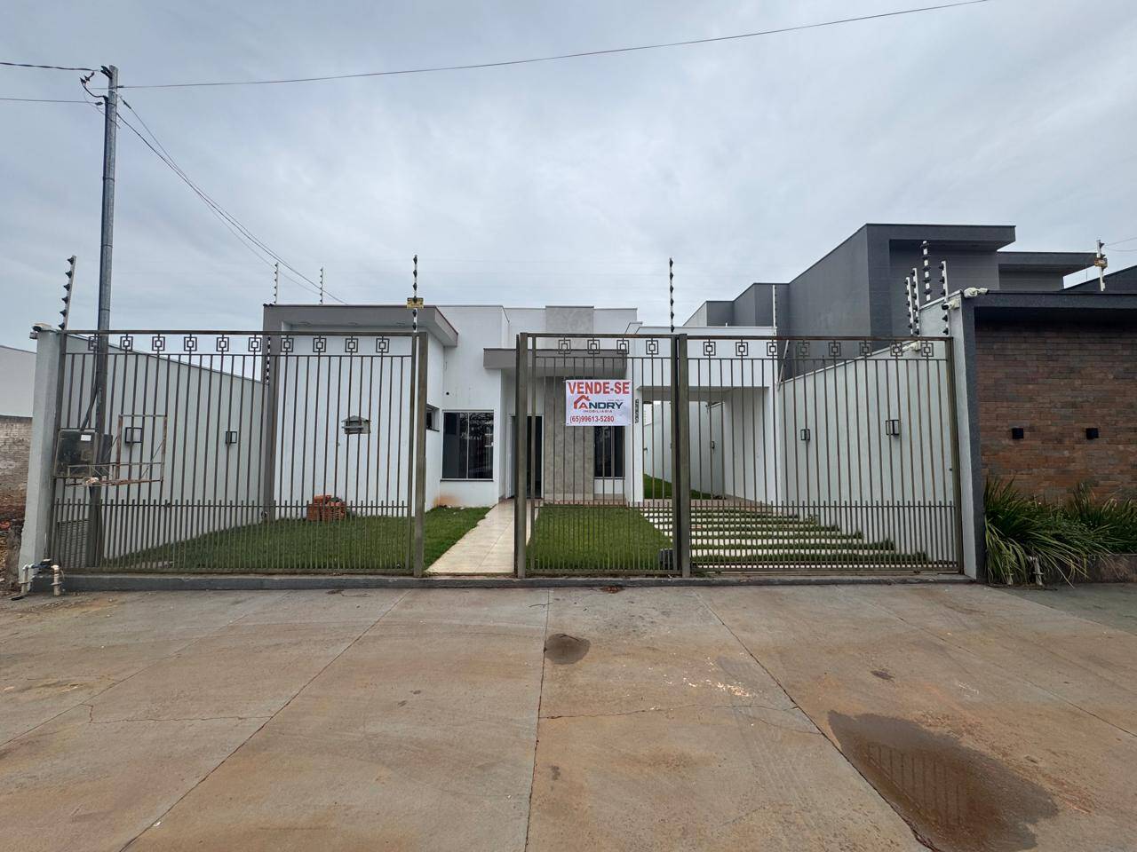 Seu Novo Lar na Avenida Principal – Casa com Planejados