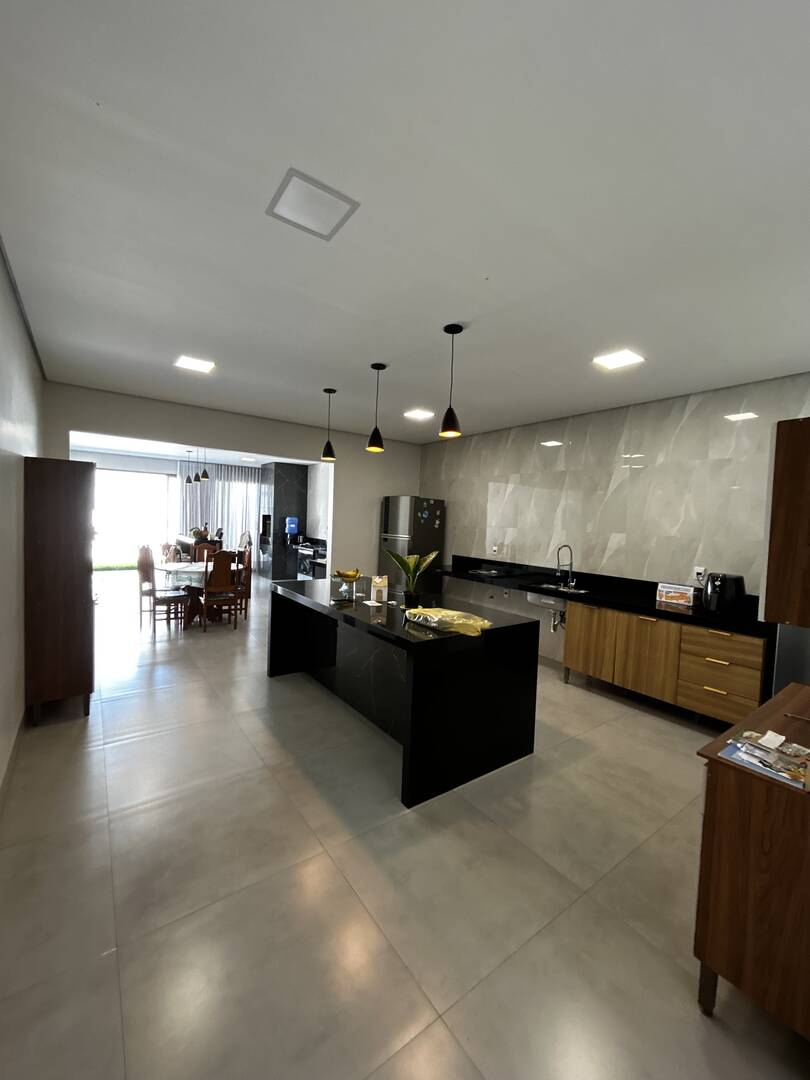 Casa, 3 quartos, 240 m² - Foto 4