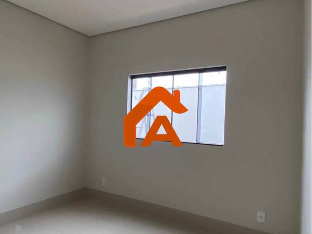 #20 - Casa para Venda em Tangará da Serra - MT