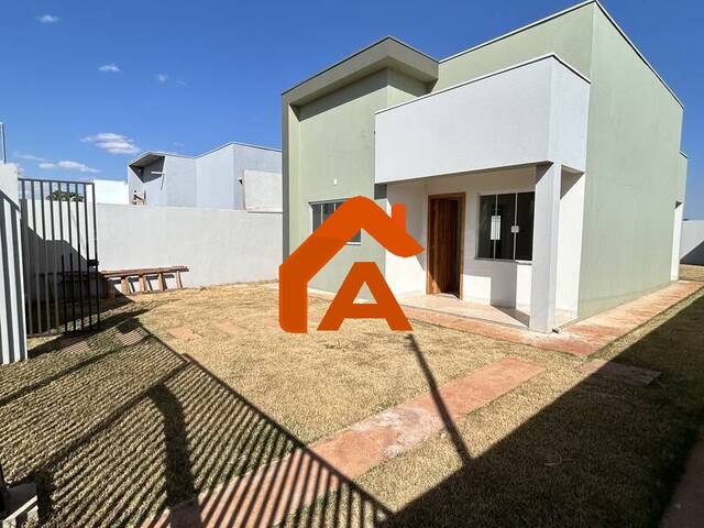 #60 - Casa para Venda em Tangará da Serra - MT