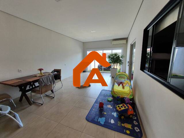 #201 - Casa para Venda em Tangará da Serra - MT