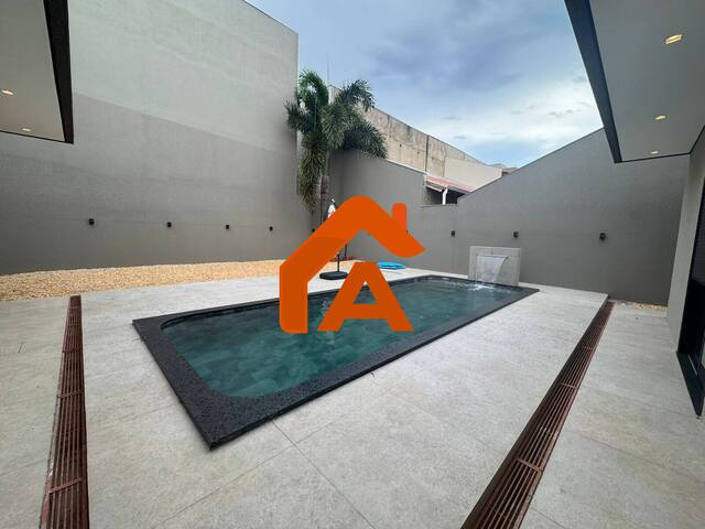 #211 - Casa para Venda em Tangará da Serra - MT