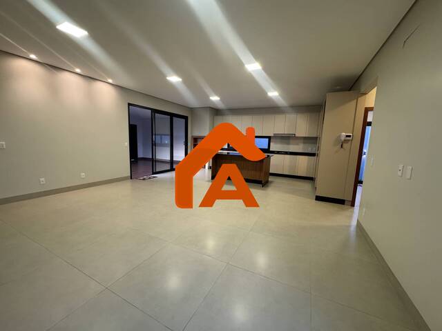 #213 - Casa para Venda em Tangará da Serra - MT