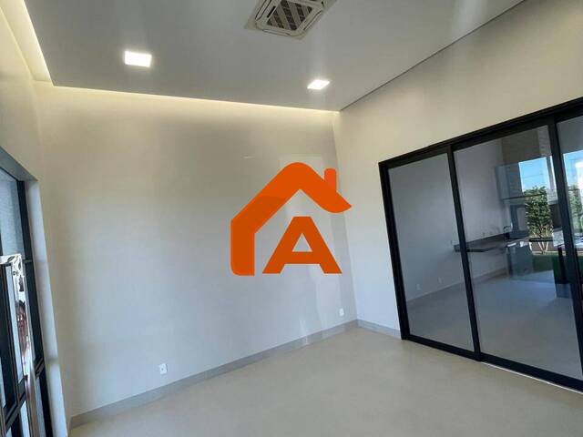 #214 - Casa para Venda em Tangará da Serra - MT