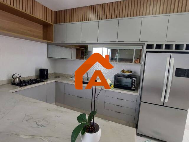 #215 - Casa para Venda em Tangará da Serra - MT