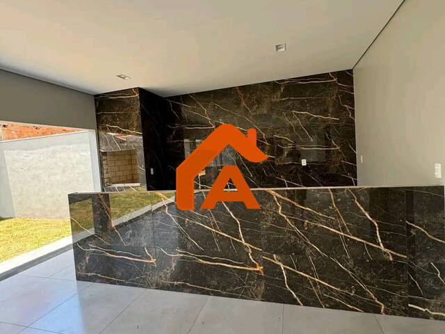 #233 - Casa para Venda em Tangará da Serra - MT